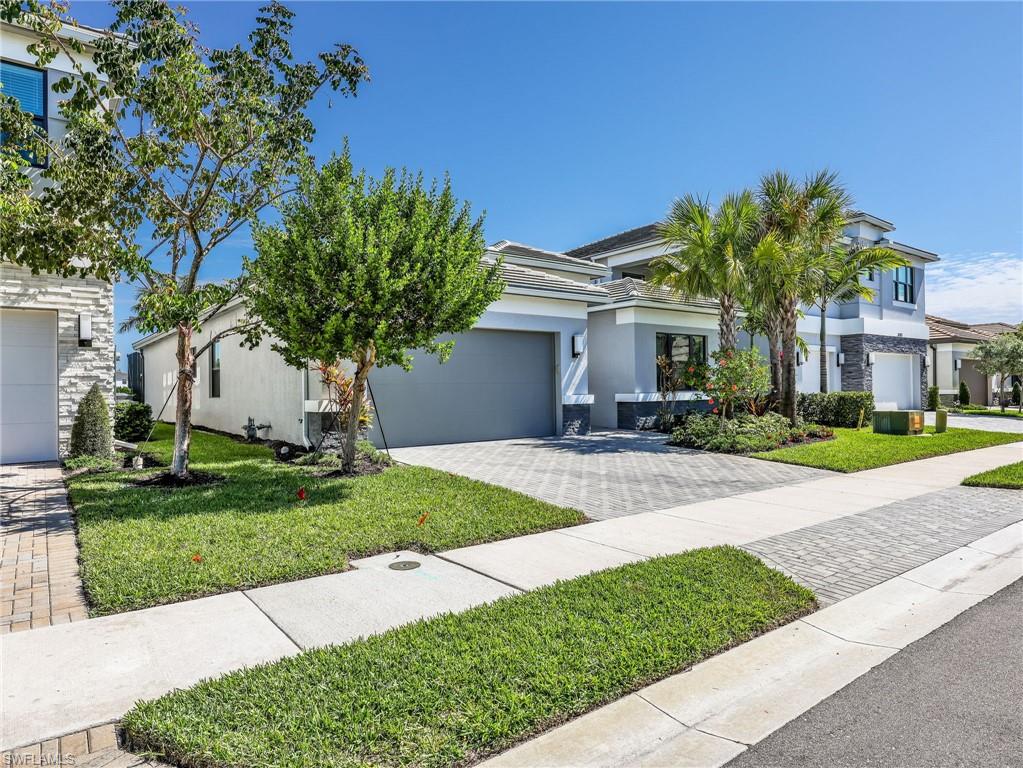 12779 Woodbury DR