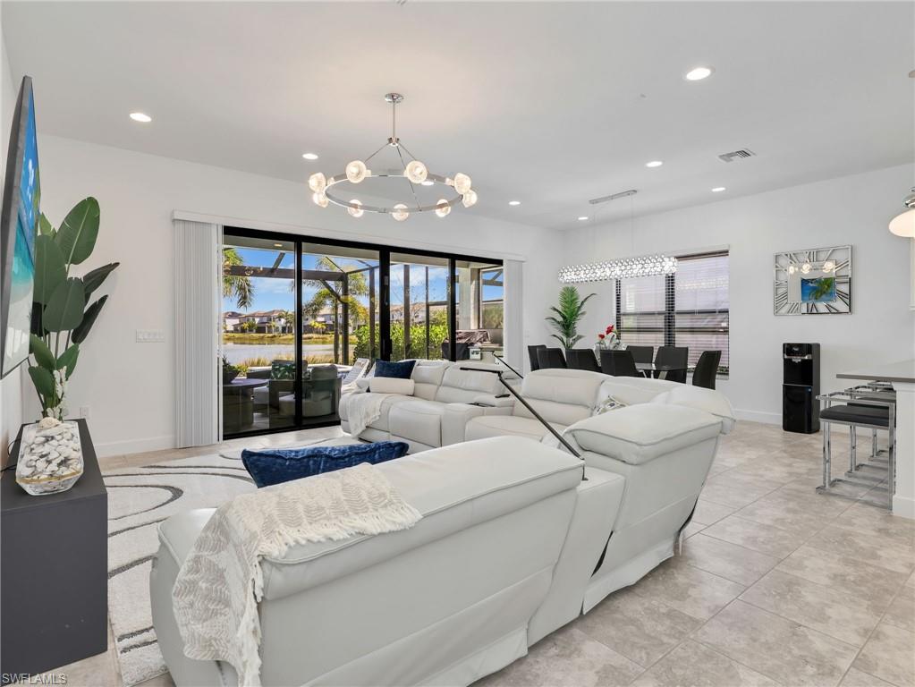 12779 Woodbury DR photo 14