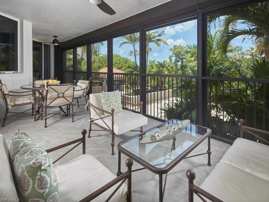 West Facing Lanai