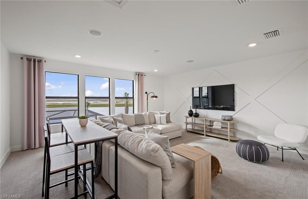Interior photos are of a staged model home. Illustration purposes only. Options may vary.