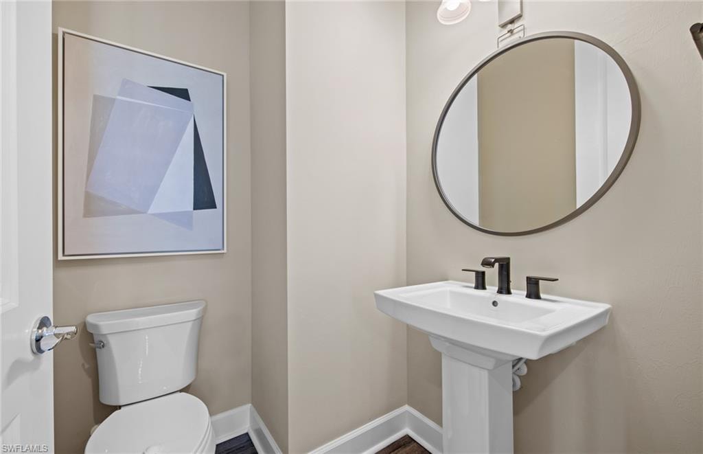 Interior photos are of a staged model home. Illustration purposes only. Options may vary.