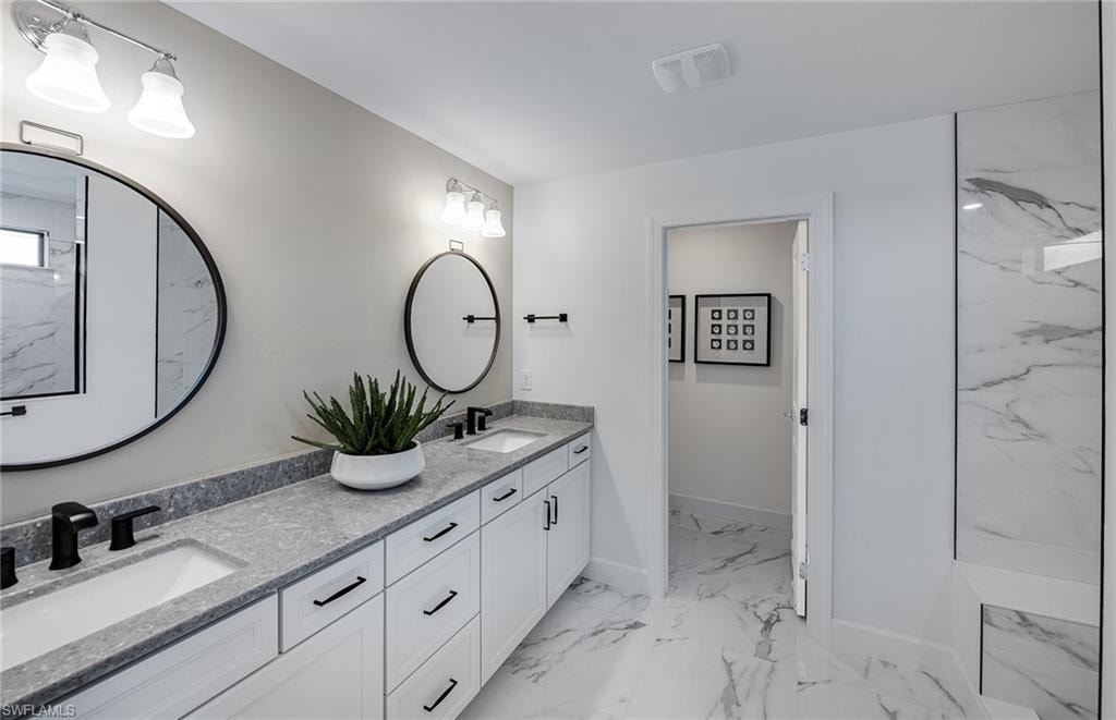 Interior photos are of a staged model home. Illustration purposes only. Options may vary.