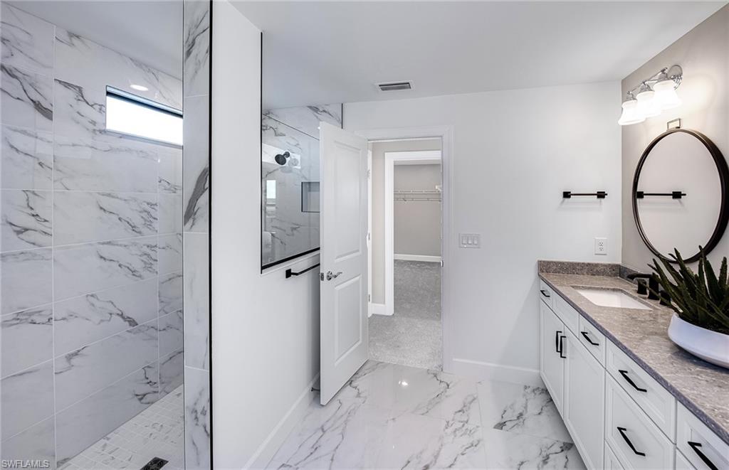 Interior photos are of a staged model home. Illustration purposes only. Options may vary.
