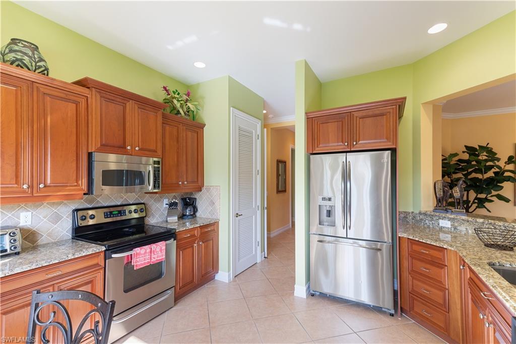 5050 Blauvelt WAY 8-102