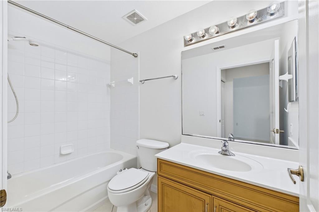 Clean and functional bathroom designed for everyday convenience.