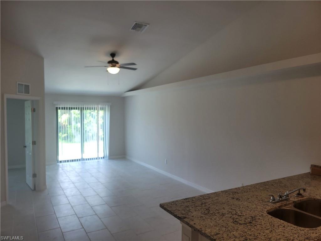 217/219 Cape Coral PKWY W