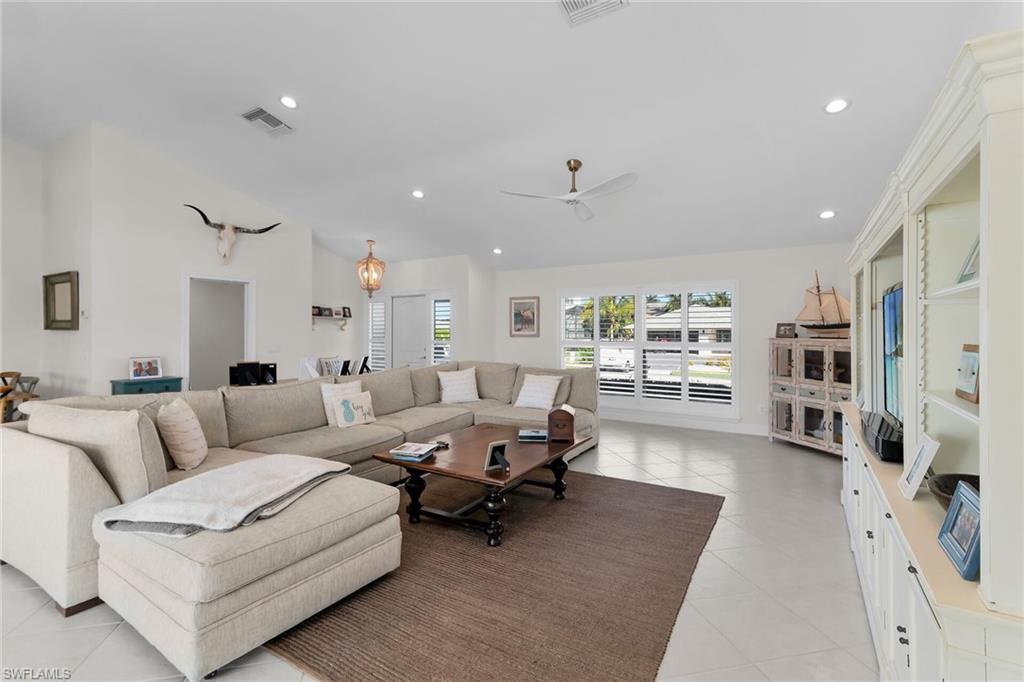 1609 Villa CT photo 6