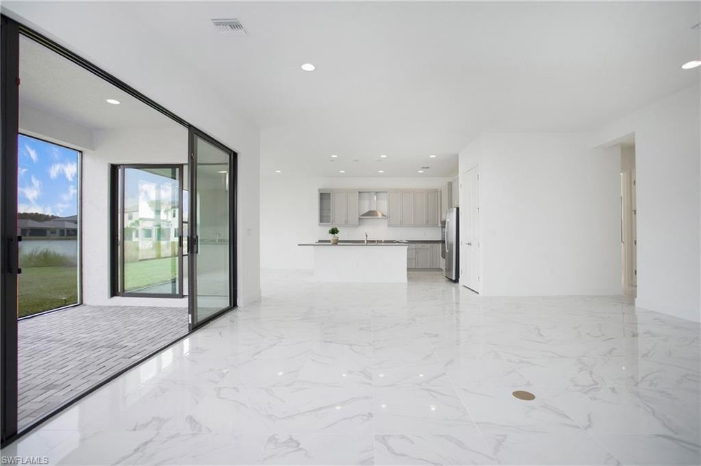 20195 Ainsley ST photo 7