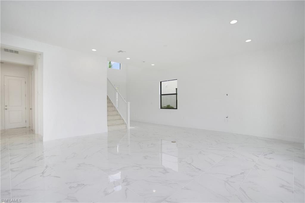 20195 Ainsley ST photo 9