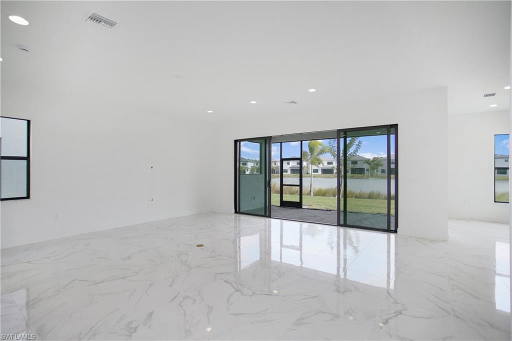 20195 Ainsley ST photo 10