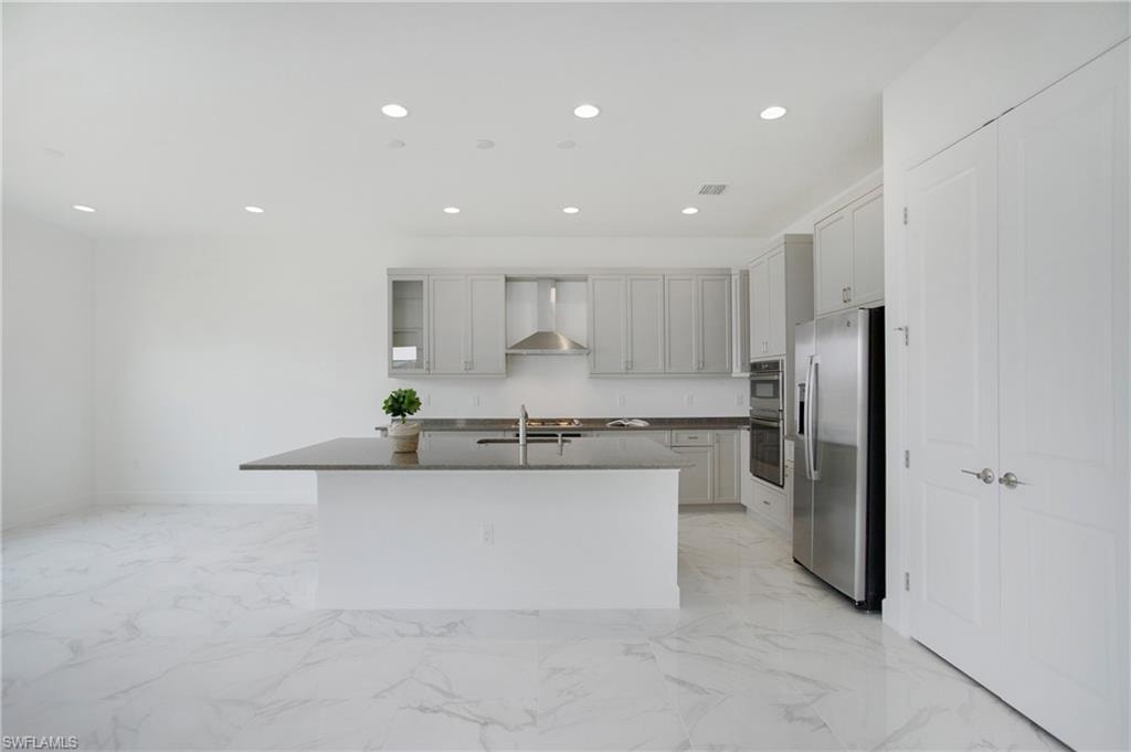 20195 Ainsley ST photo 11