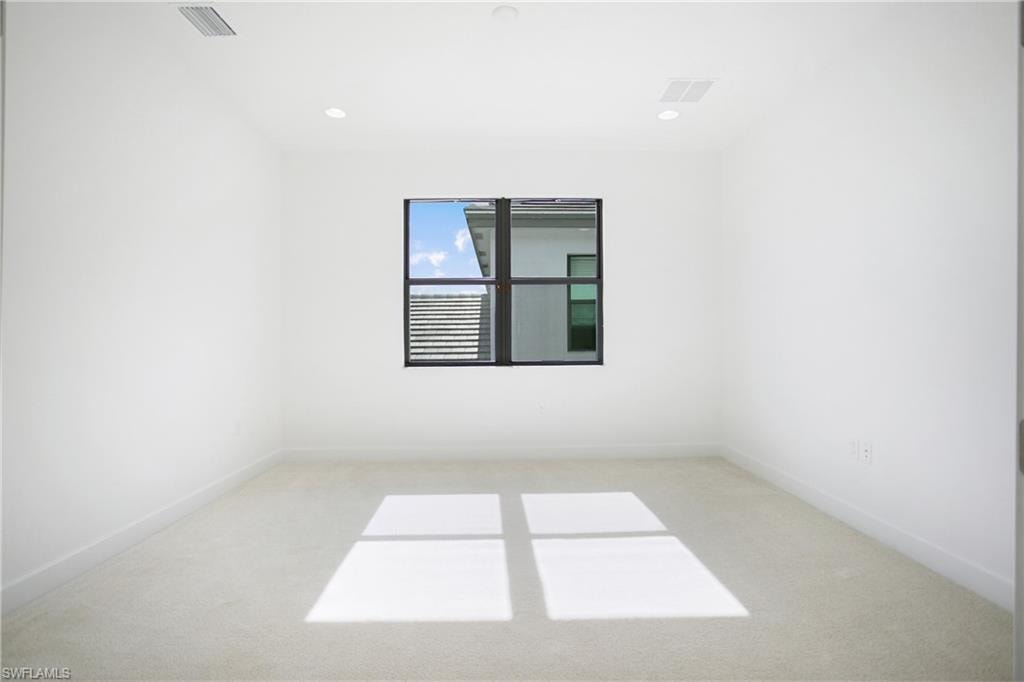20195 Ainsley ST photo 35