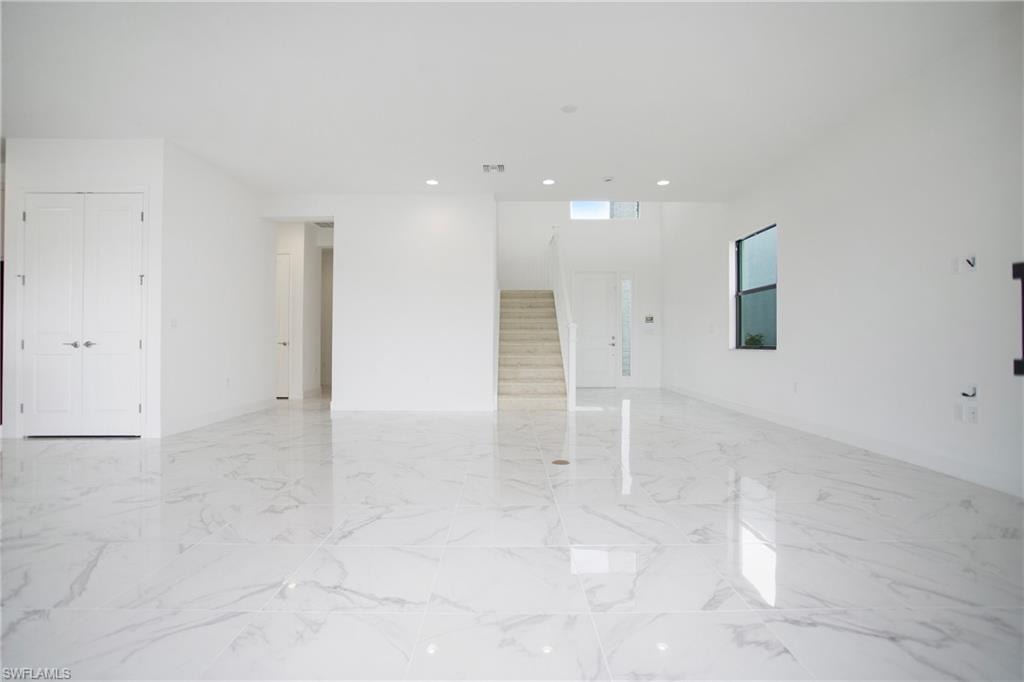 20195 Ainsley ST photo 8