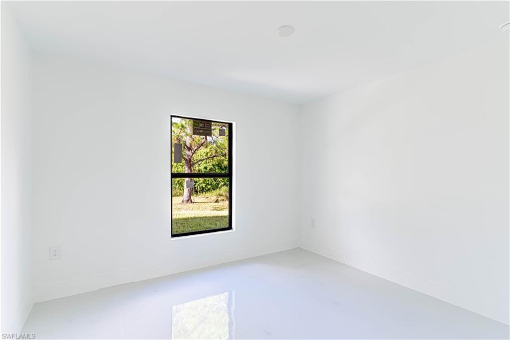 2710 42nd ST W photo 43
