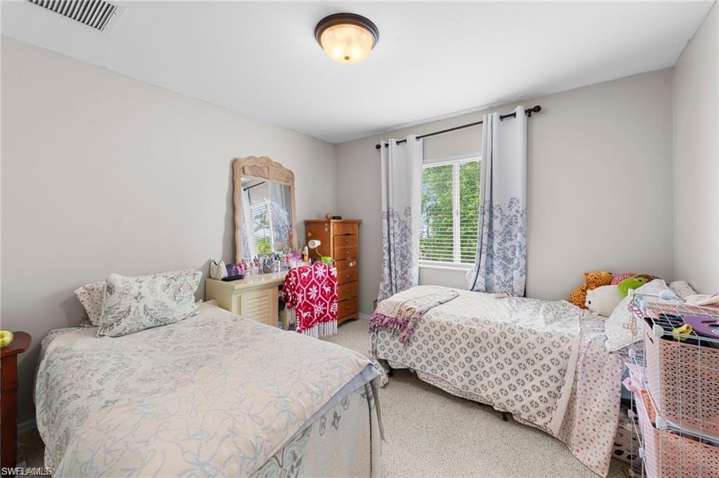8364 Laurel Lakes BLVD photo 32