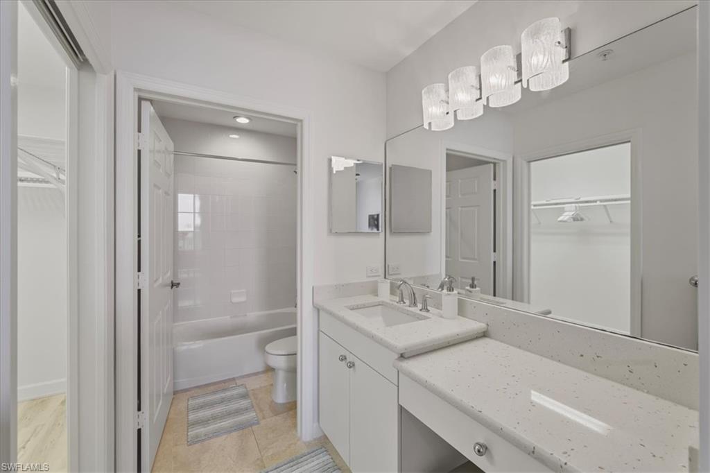 Ensuite bathroom connected to guest bedroom