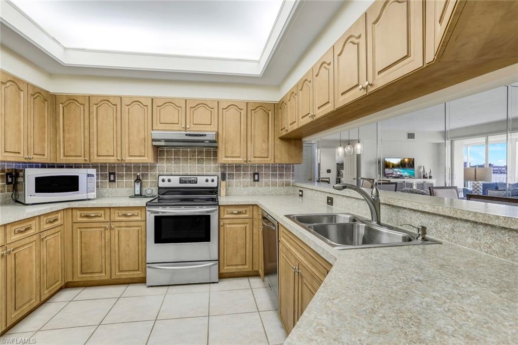 9380 Gulf Shore DR 102 photo 6