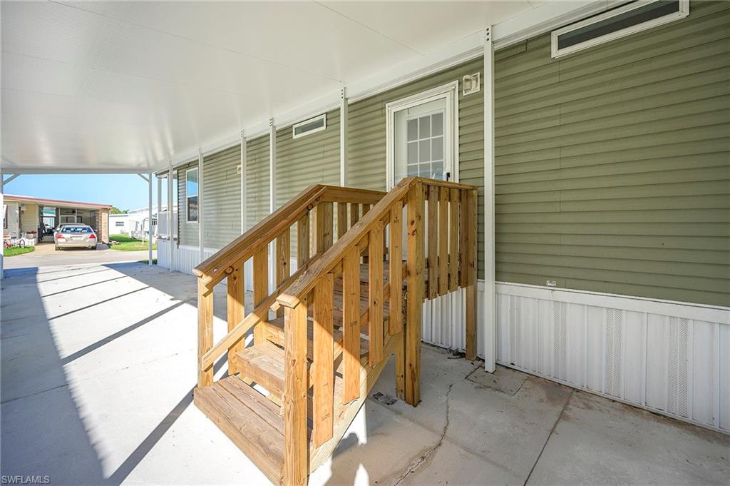 93 Poinsettia DR photo 23