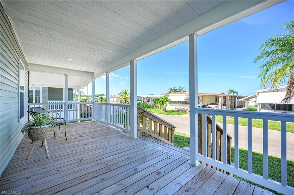 93 Poinsettia DR photo 22