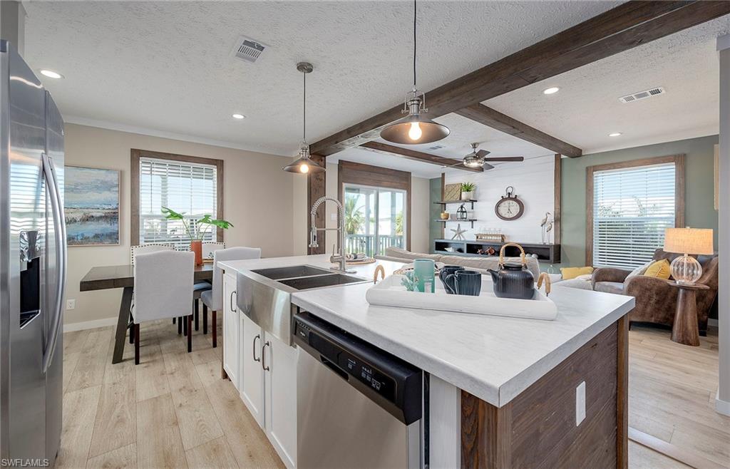93 Poinsettia DR