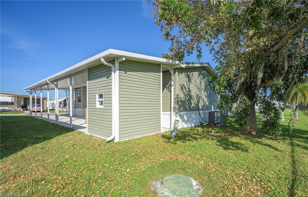 93 Poinsettia DR photo 24
