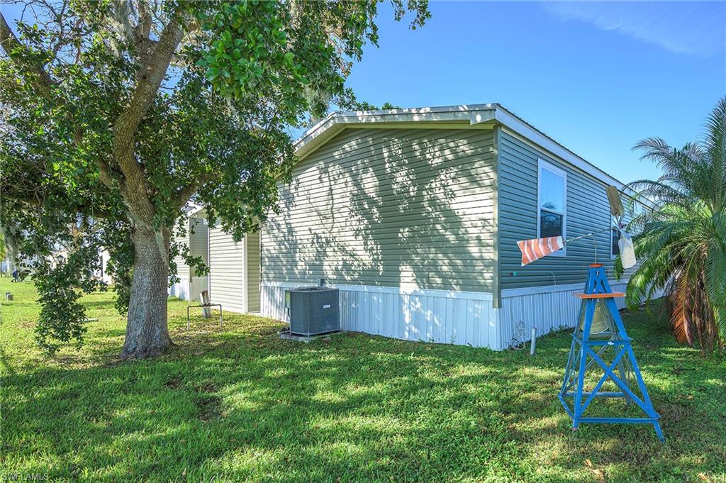 93 Poinsettia DR photo 25