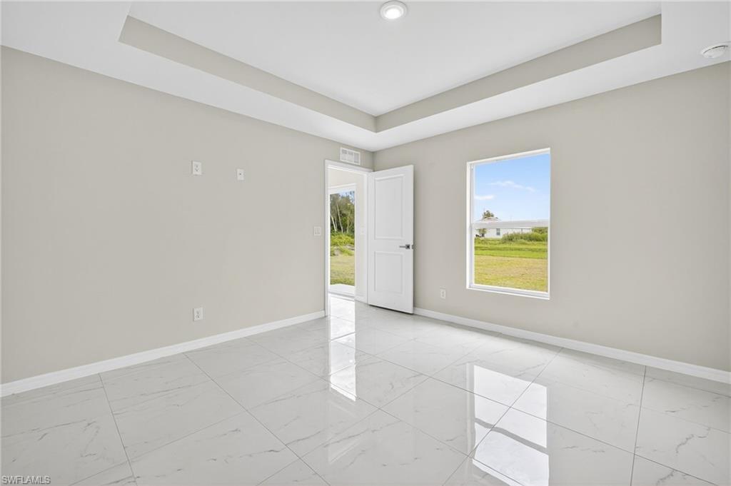 569 Aspen AVE S photo 8