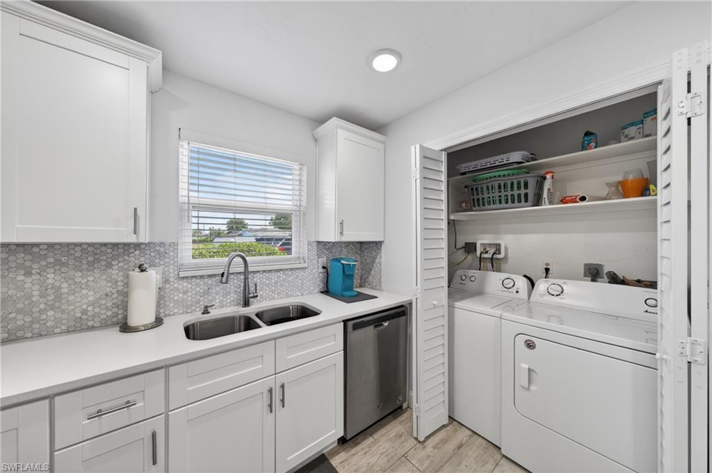 1714 Bikini CT 105 photo 19