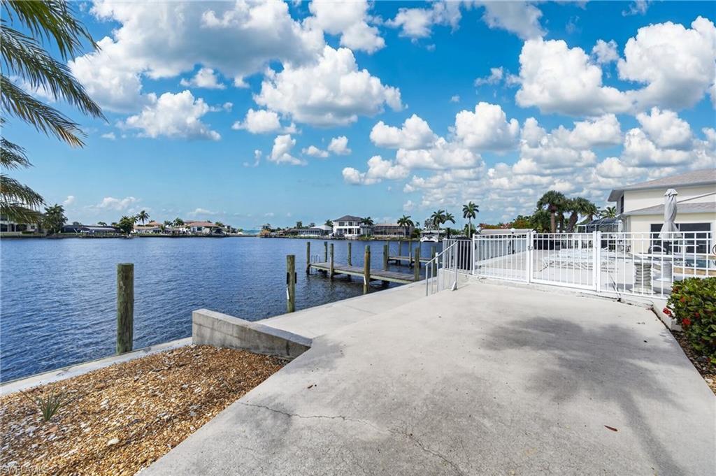 1714 Bikini CT 105 photo 21