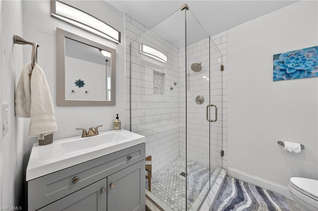 1714 Bikini CT 105 photo 17