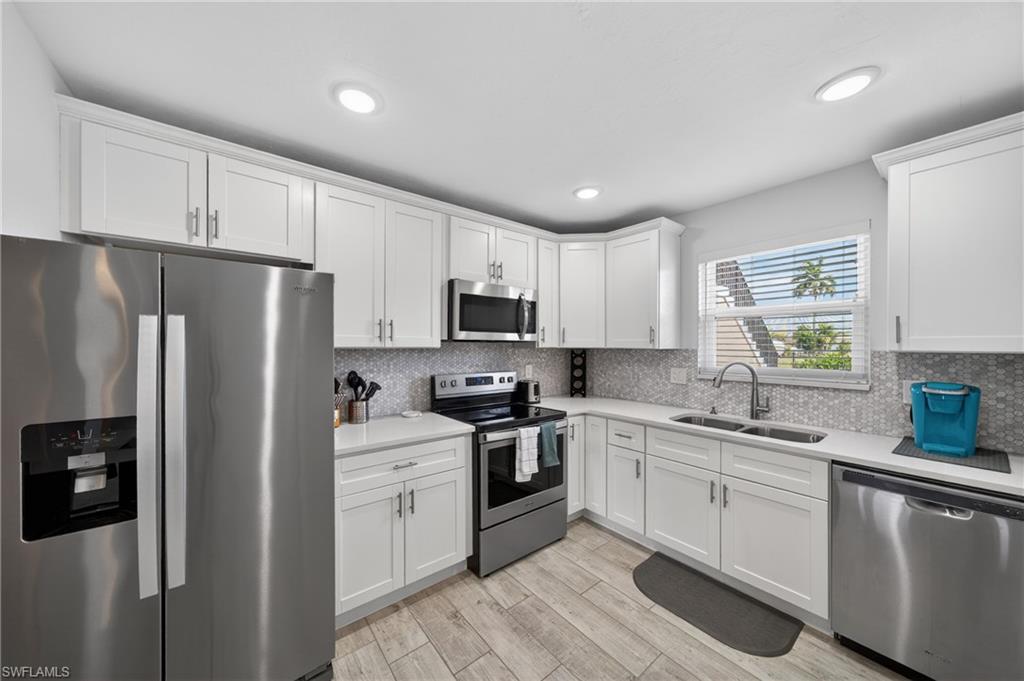 1714 Bikini CT 105 photo 8