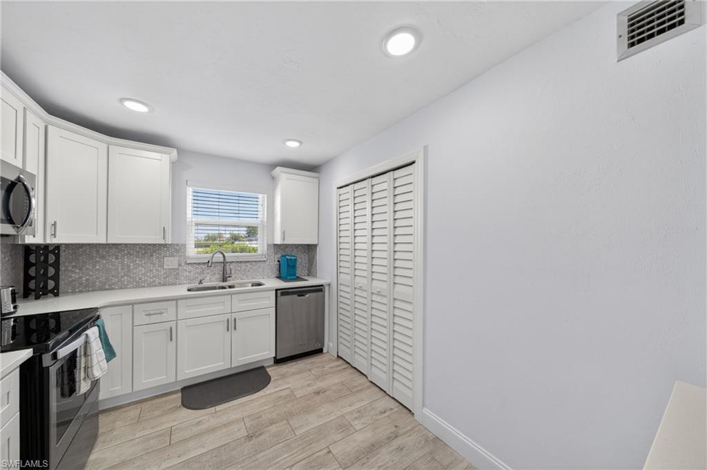 1714 Bikini CT 105 photo 9
