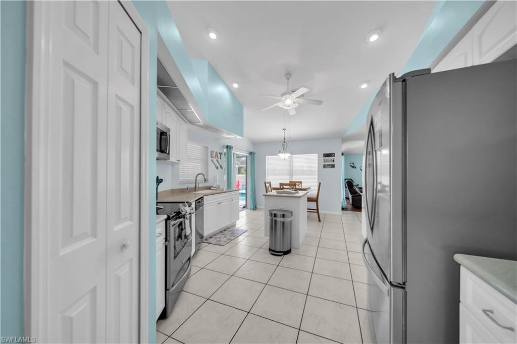 1722 SW 38th TER photo 23
