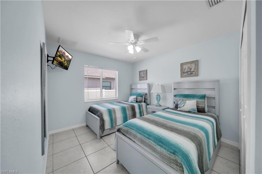 1722 SW 38th TER photo 17