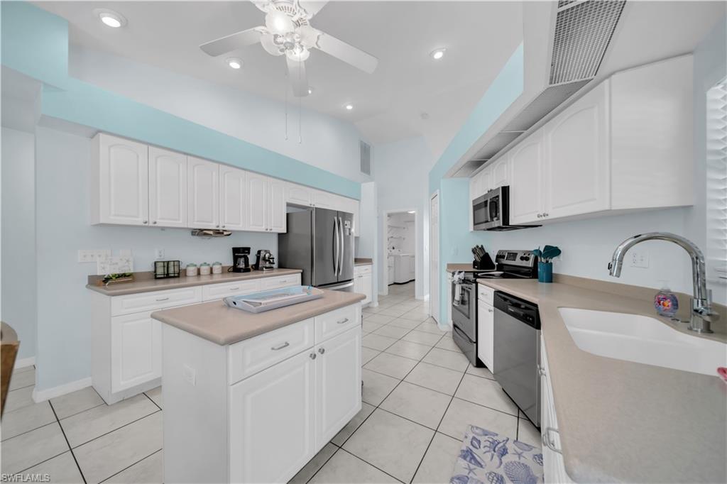 1722 SW 38th TER photo 22