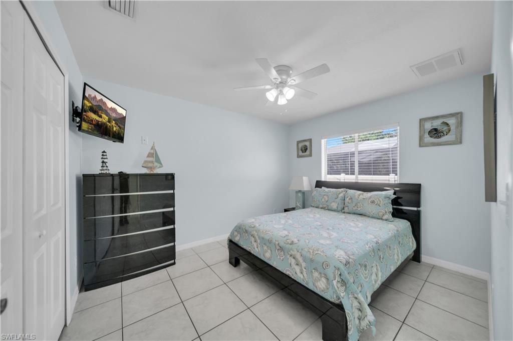 1722 SW 38th TER photo 19