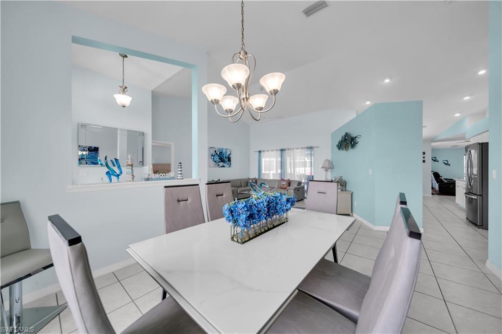 1722 SW 38th TER photo 8