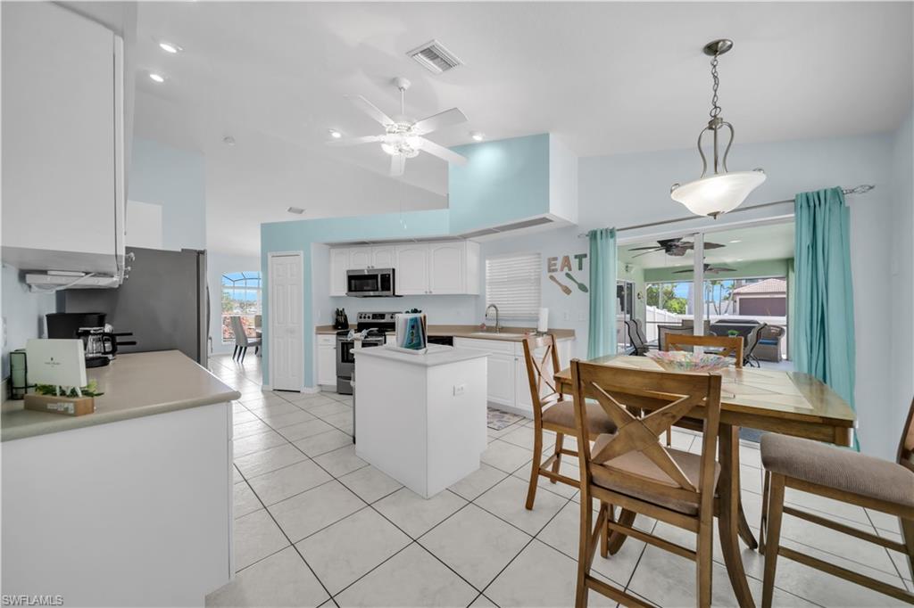 1722 SW 38th TER photo 21