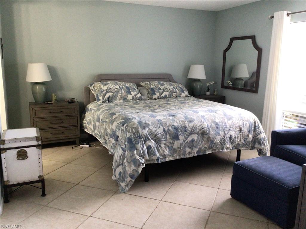 Primary bedroom - King