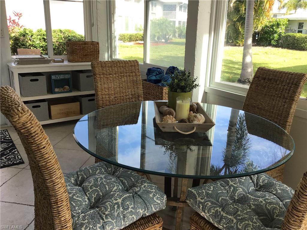 Lanai table and chairs