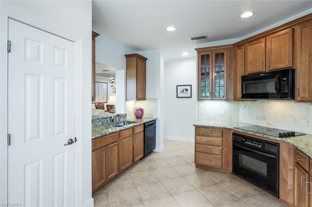 Great pantry space and there is a closet in the hallway