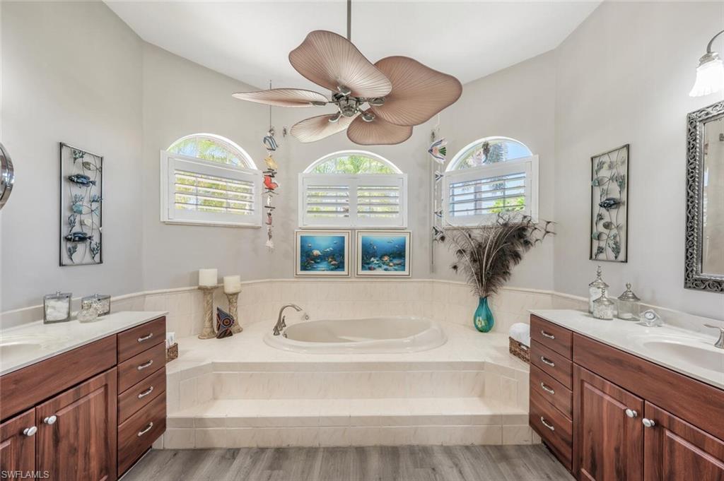 OWNER'S ENSUITE BATHROOM W/DUAL VANITIES