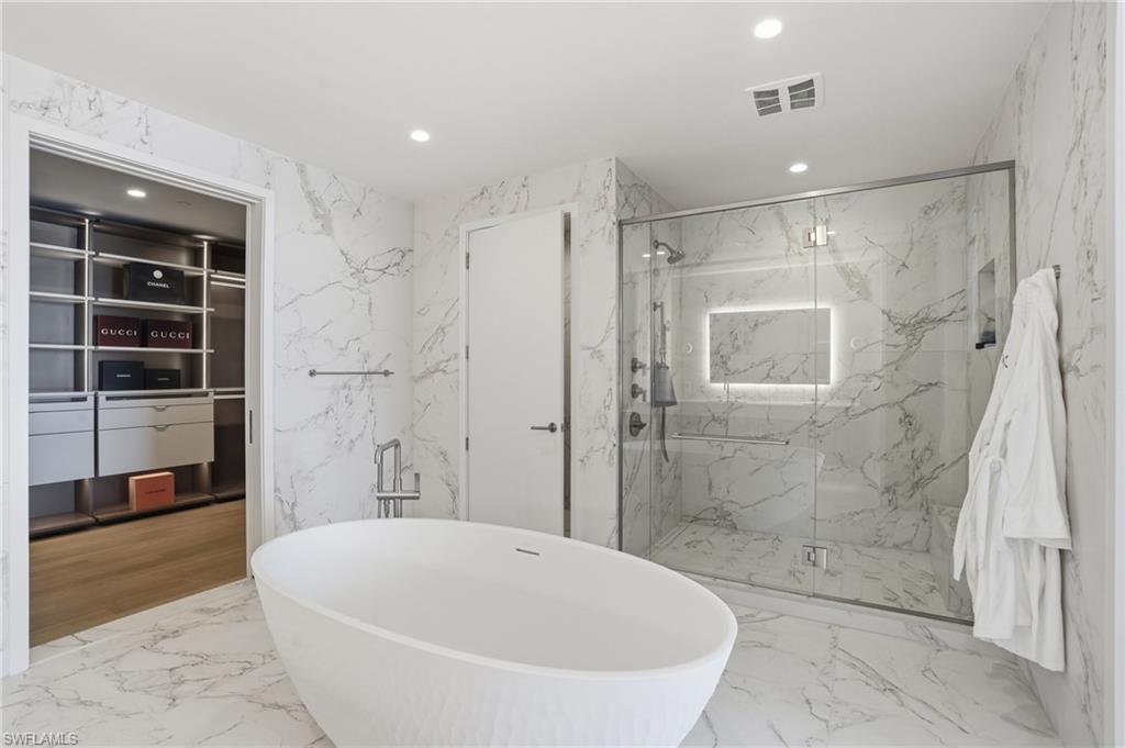 5100 Seagrass BLVD 201 photo 7