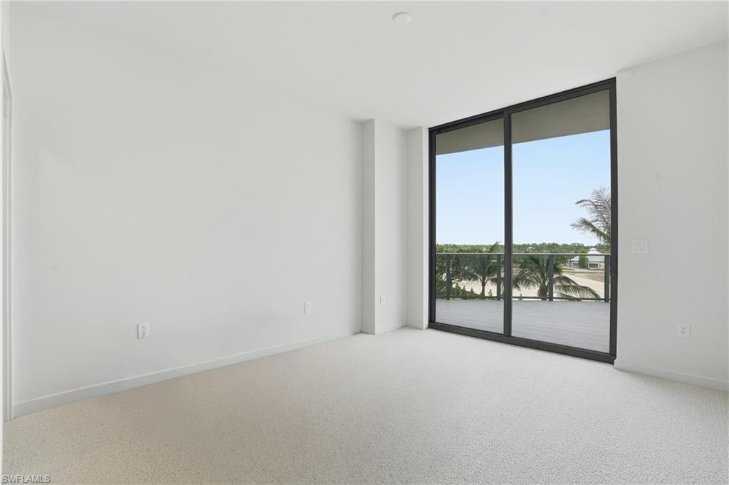5100 Seagrass BLVD 201 photo 23