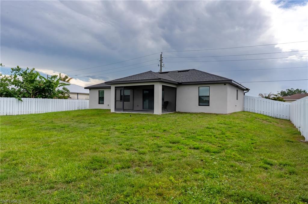 1028 Champion AVE photo 41