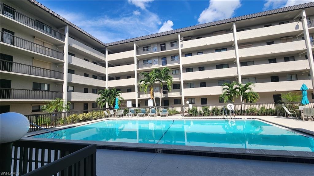 2121 Collier AVE 107