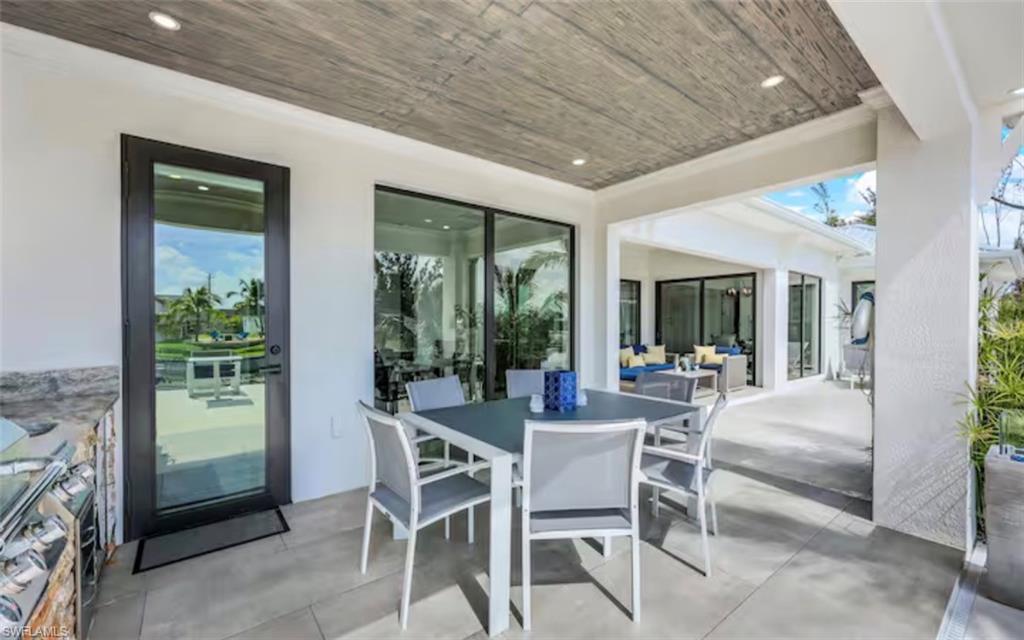 View of patio / terrace with outdoor dining space