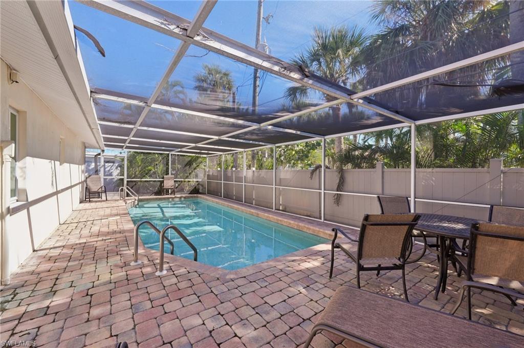 210 Hibiscus DR