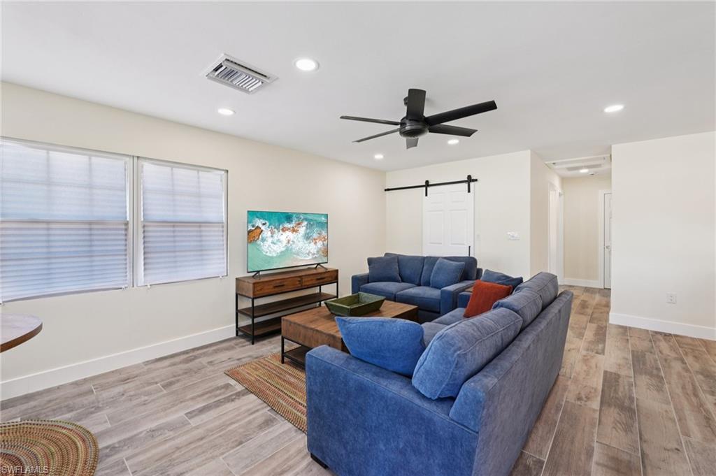 210 Hibiscus DR photo 12