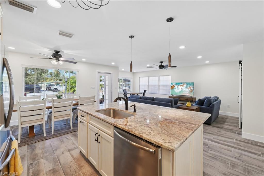 210 Hibiscus DR